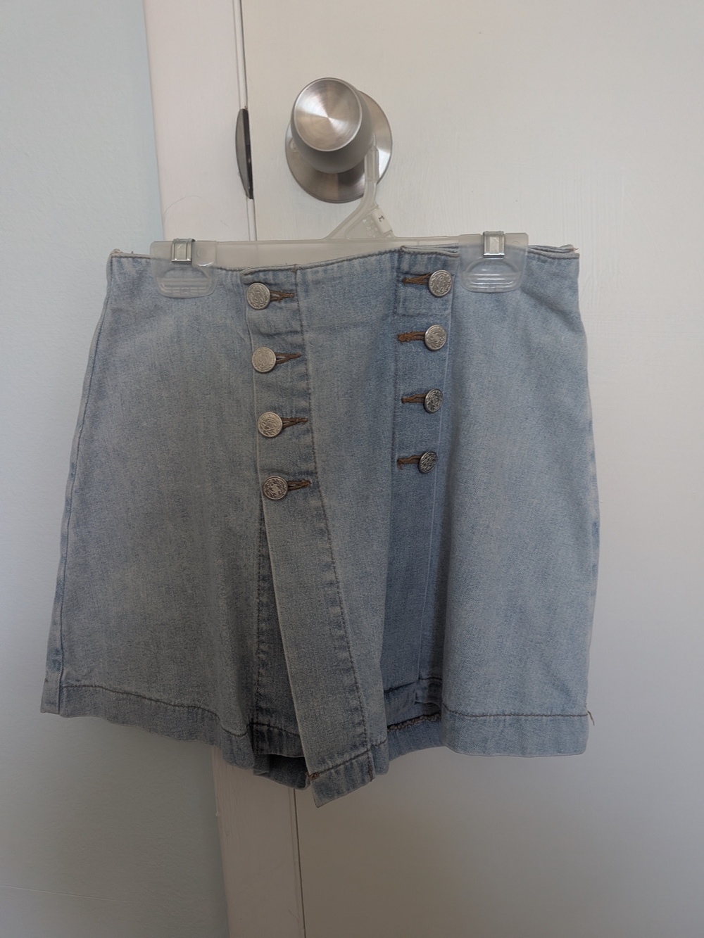 Vintage Lei's Women's Light Blue Jeans - Size 5